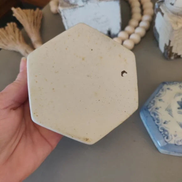 Vintage Chinoserie Blue & White Octagonal Trinket Box - Picture 4 of 5